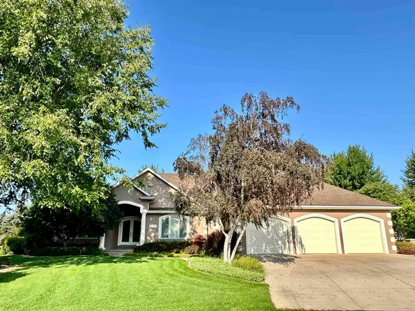 N7991 Carriage Ct, Sherwood, WI 54169