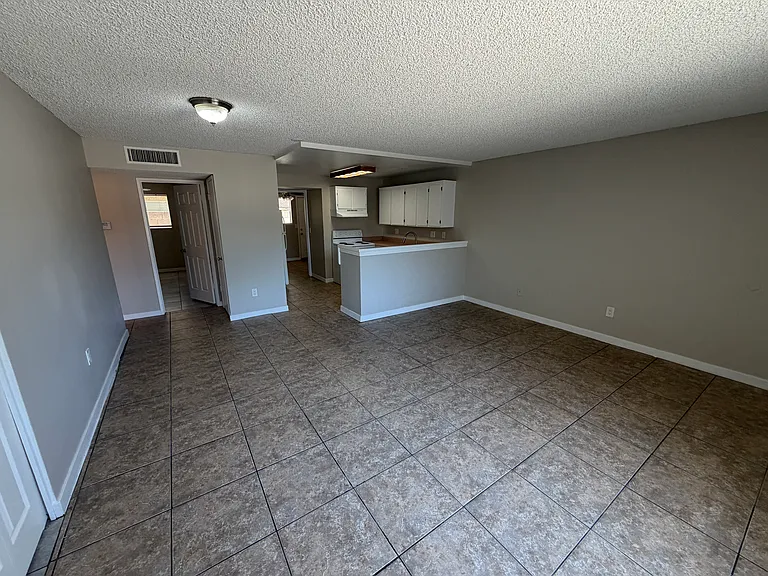 3302 W Northern Ave #2 — Photo 4