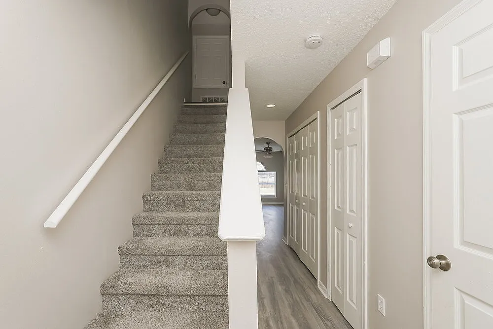 4 bed, 2.5 bath, 1892 sqft, $2,235 — Photo 4
