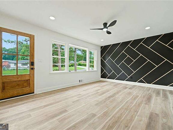 2nd image of 2749 Eastfield Rd SE