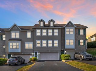 2002 Ashburn Ct, Jeannette, PA 15644