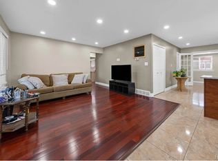 1721 Westbrook Dr, Madison Heights, MI 48071