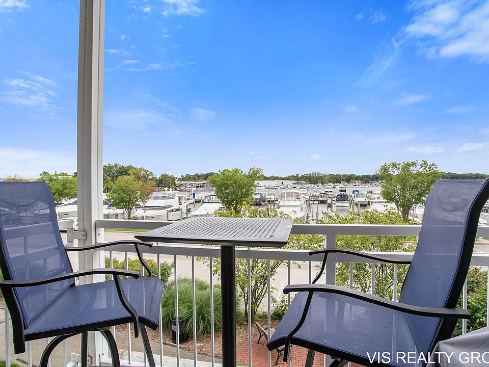 917 W Savidge St Spring Lake MI Zillow