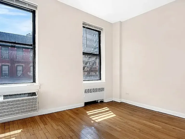 417 W 56th St #D1 — Photo 5