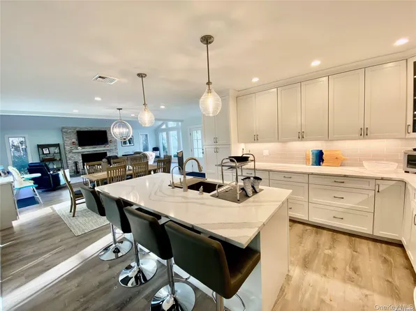 1265 Brigantine Dr, Southold, NY 11971