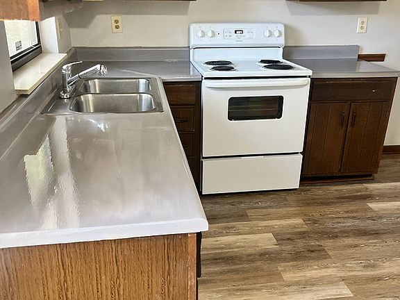 2nd image of 1066 Carmel Way