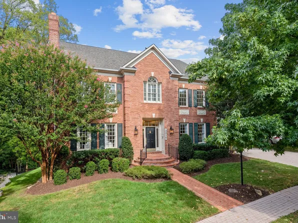 3816 Village Park Dr, Chevy Chase, MD 20815