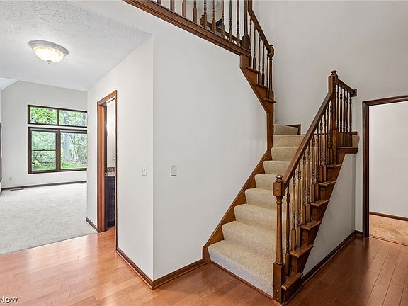 3rd image of 9101 Woodcrest Dr
