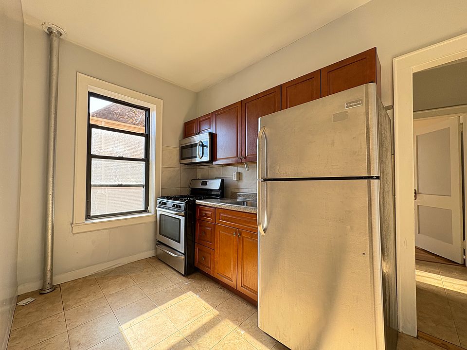 1st image of 41 Kelly Pkwy APT A1