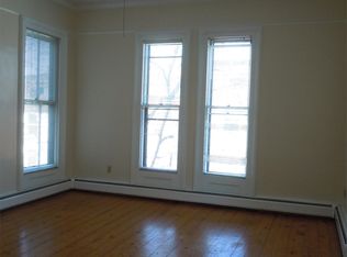 26 Deering St APT 4, Portland, ME 04101