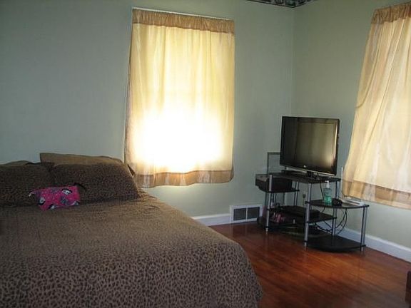 5th image of 1409 N Morris Ave