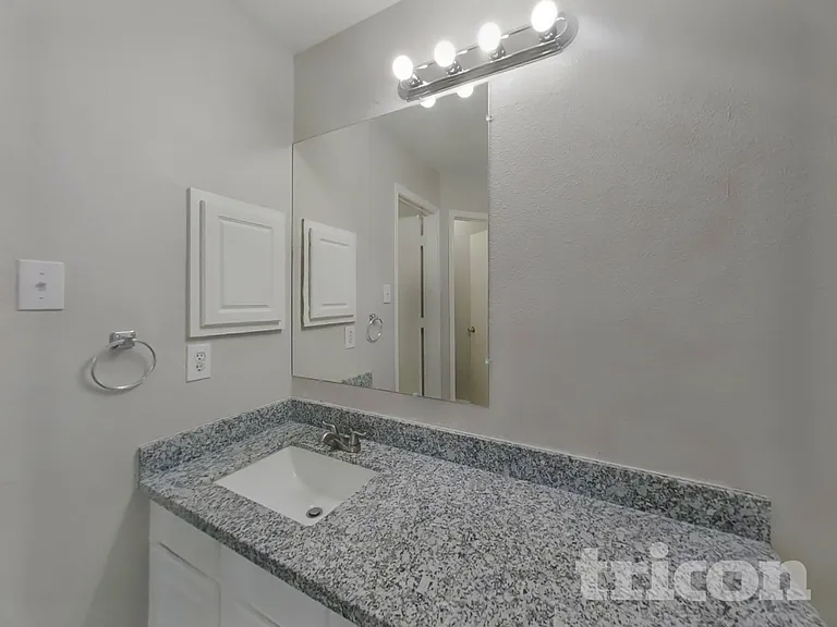 1111 Chestnut Bough St — Photo 8