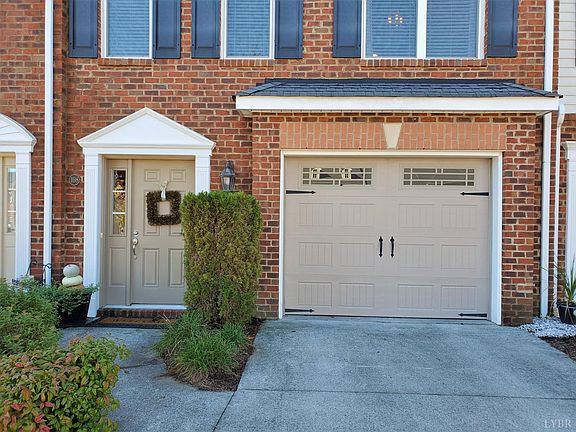 3rd image of 3008 Hill St Unit 108