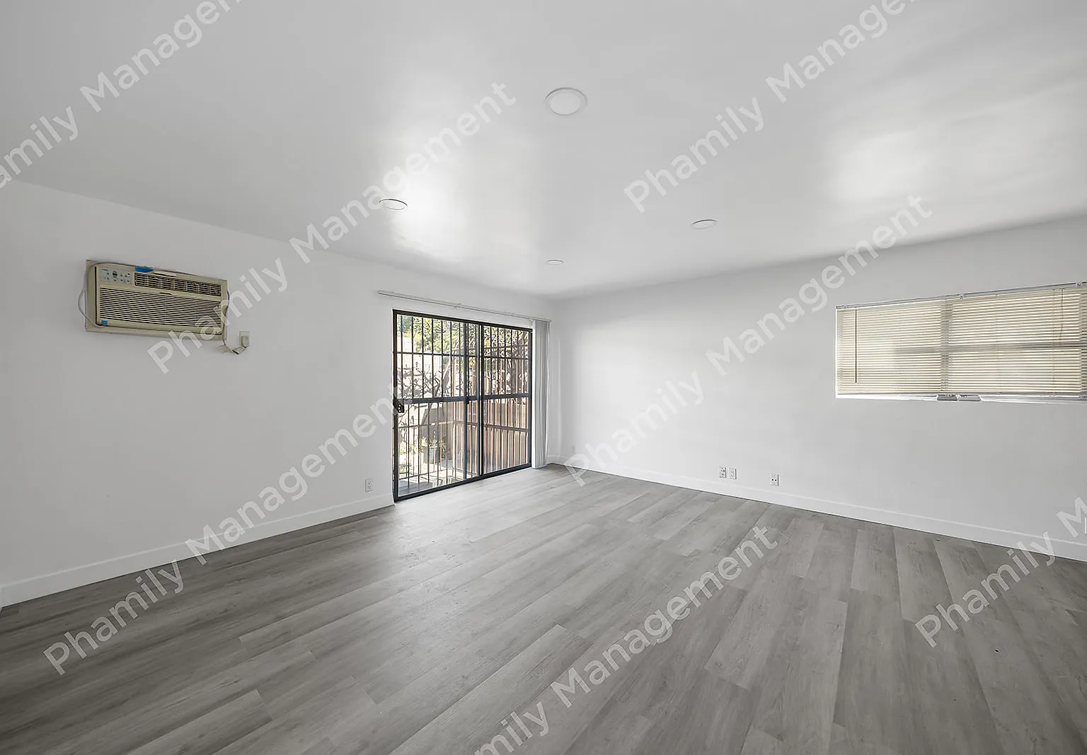 1015 Doyle Pl — Photo 3