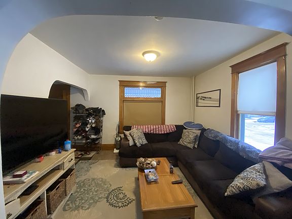 4th image of 144 Maria Ave