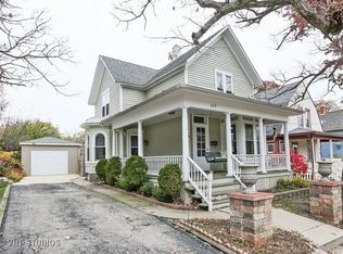 628 Eastview St, Elgin, IL 60120