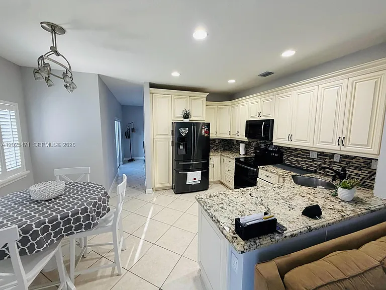15858 SW 138th Ter — Photo 13