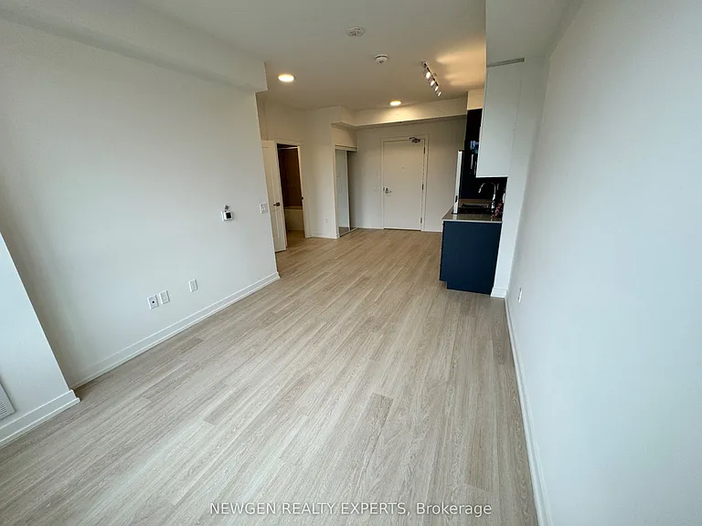 415 Main St W #603 — Photo 6