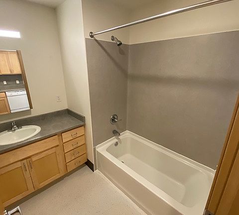 5th image of 1216 Martin Luther King Jr Way APT 303