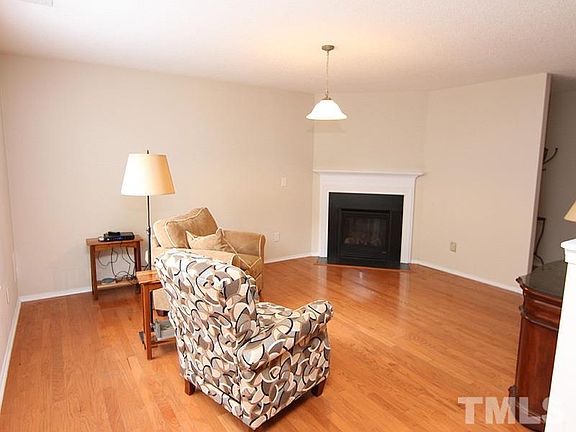 3rd image of 3002 Thoreau Dr