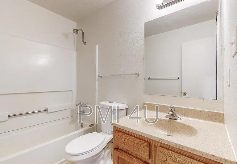 233 Tennessee St NE #D — Photo 14