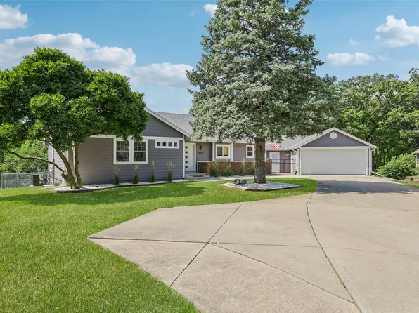 8490 NW Beaver Dr, Johnston, IA 50131