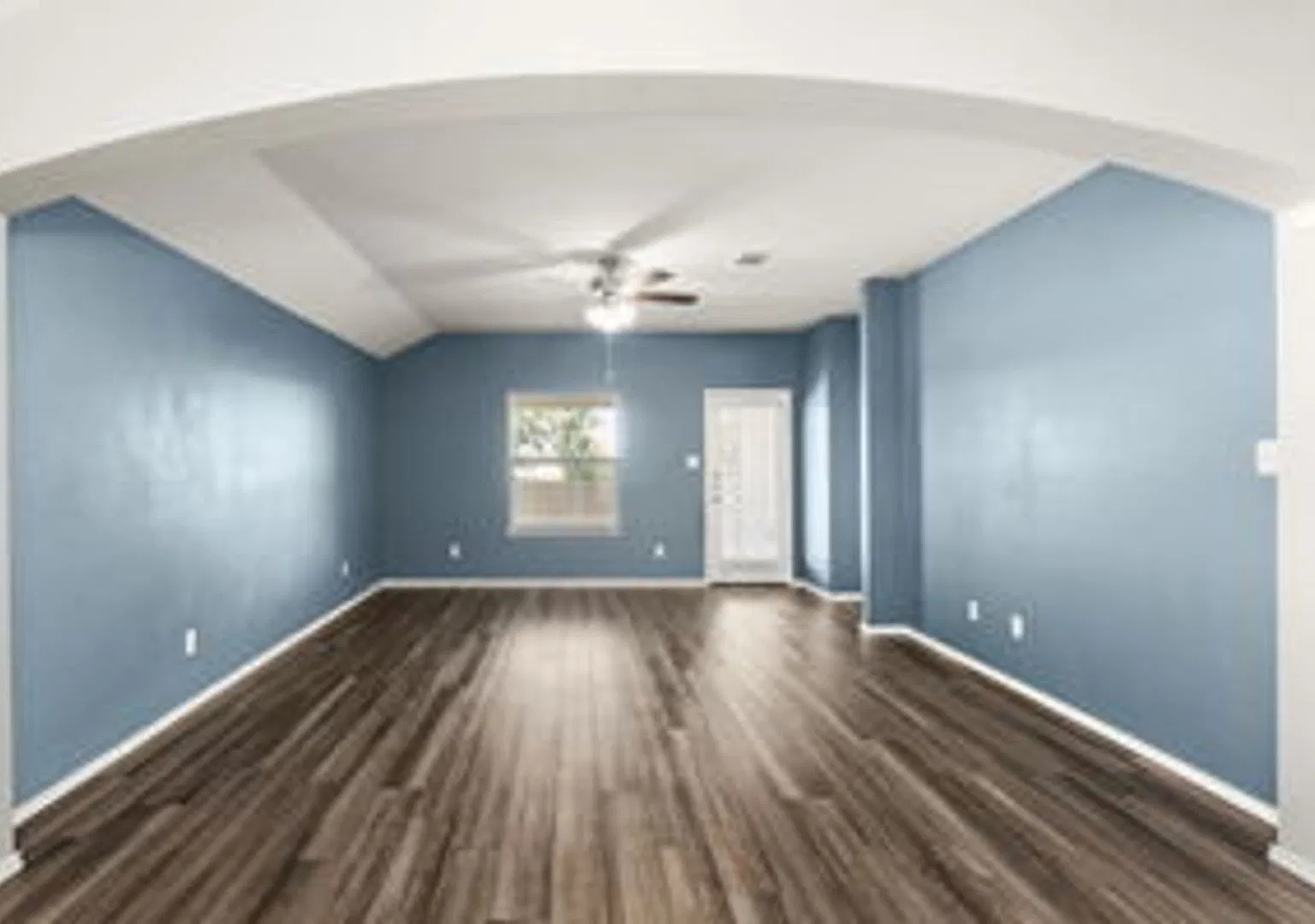 1808 Fall Creek Ct — Photo 2