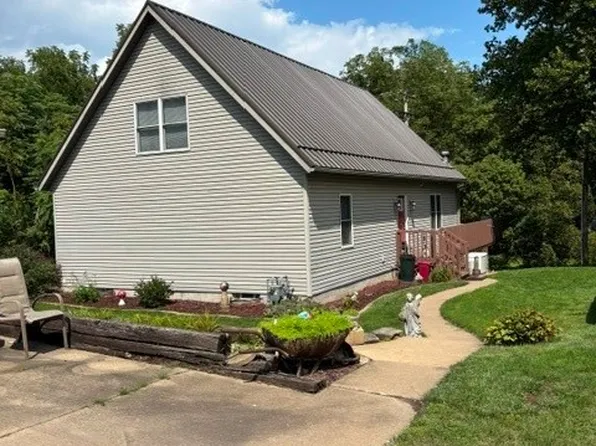 120 3rd Ave SE, Beach City, OH 44608