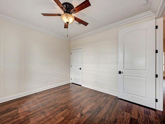 5th image of 103 Eland Ave