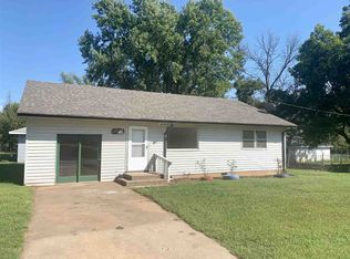 826 N 5th St, Perry, OK 73077