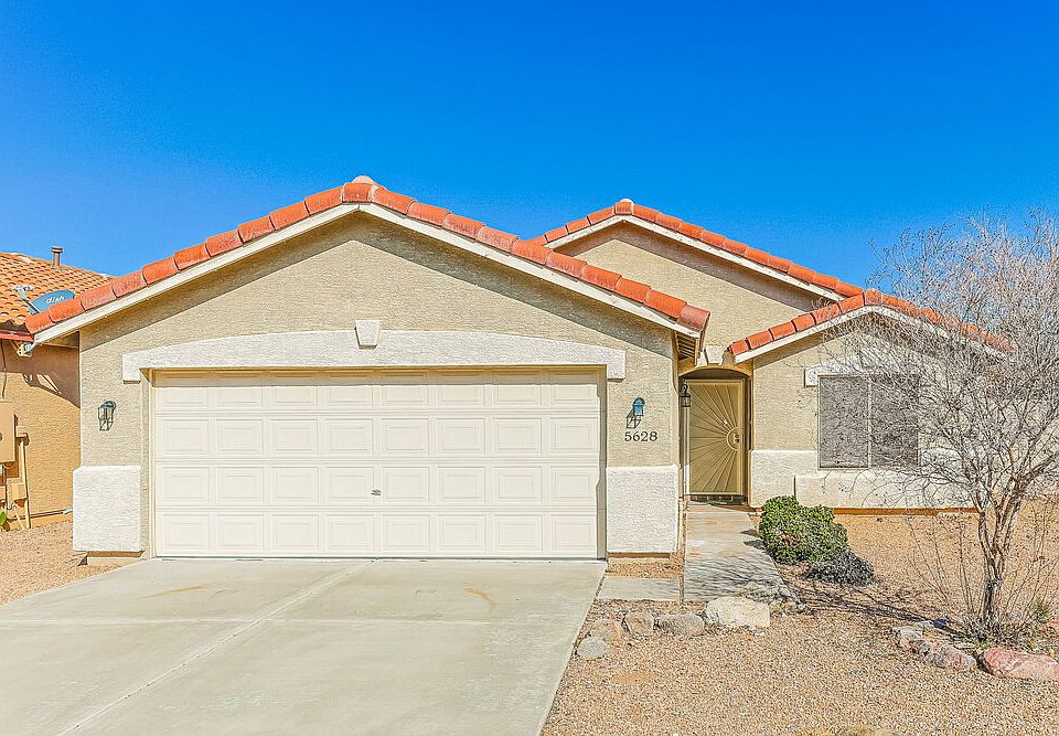 1st image of 5628 E Emerald Cir