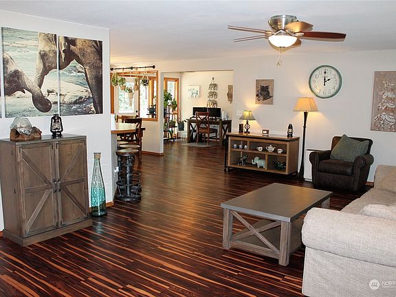 Aren't these floors AWESOME???!!!>