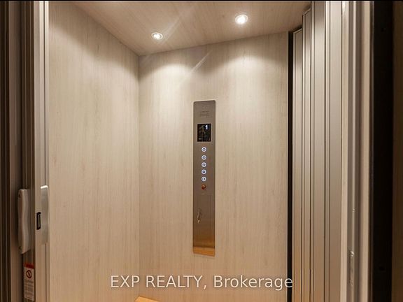 3rd image of 209 Wyndham St