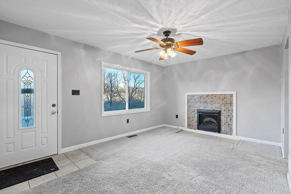 3 bed, 1692 sqft, $1,950 — Photo 4