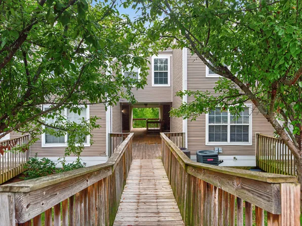 857 Malabu Dr APT 8002, Lexington, KY 40502