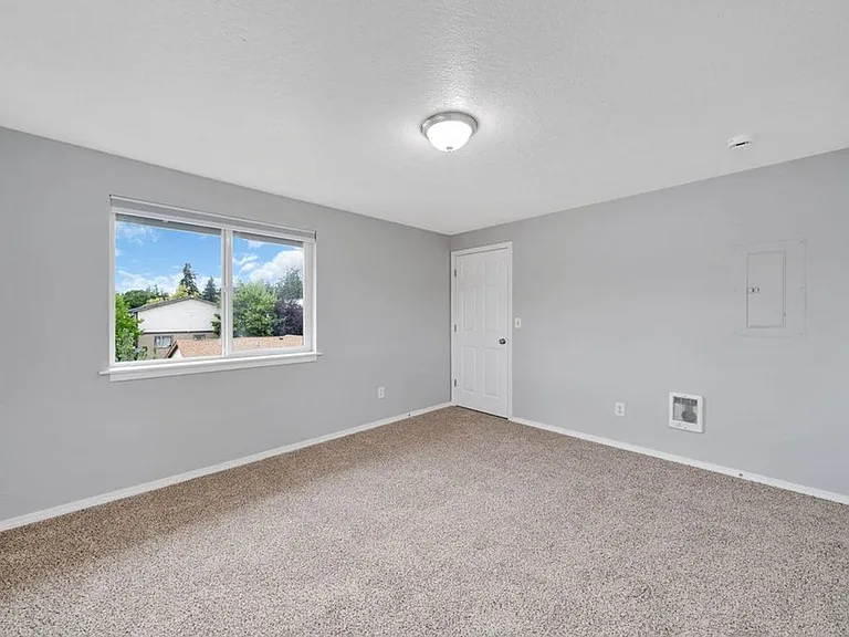 5320 SE 122nd Ave — Photo 26