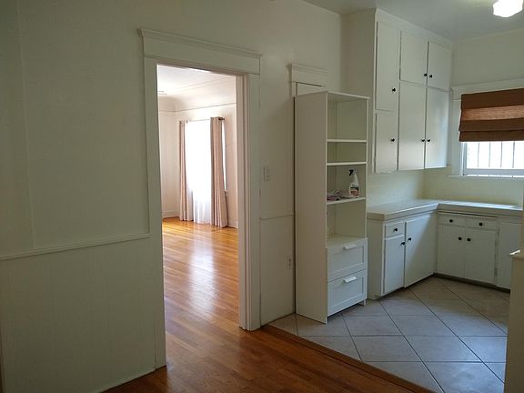 3rd image of 1714 Upas St