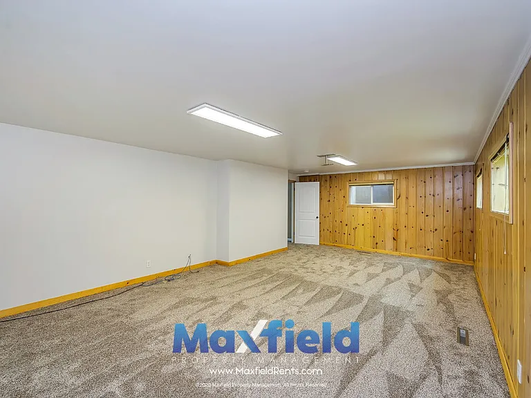 2139 E 1300 S — Photo 23