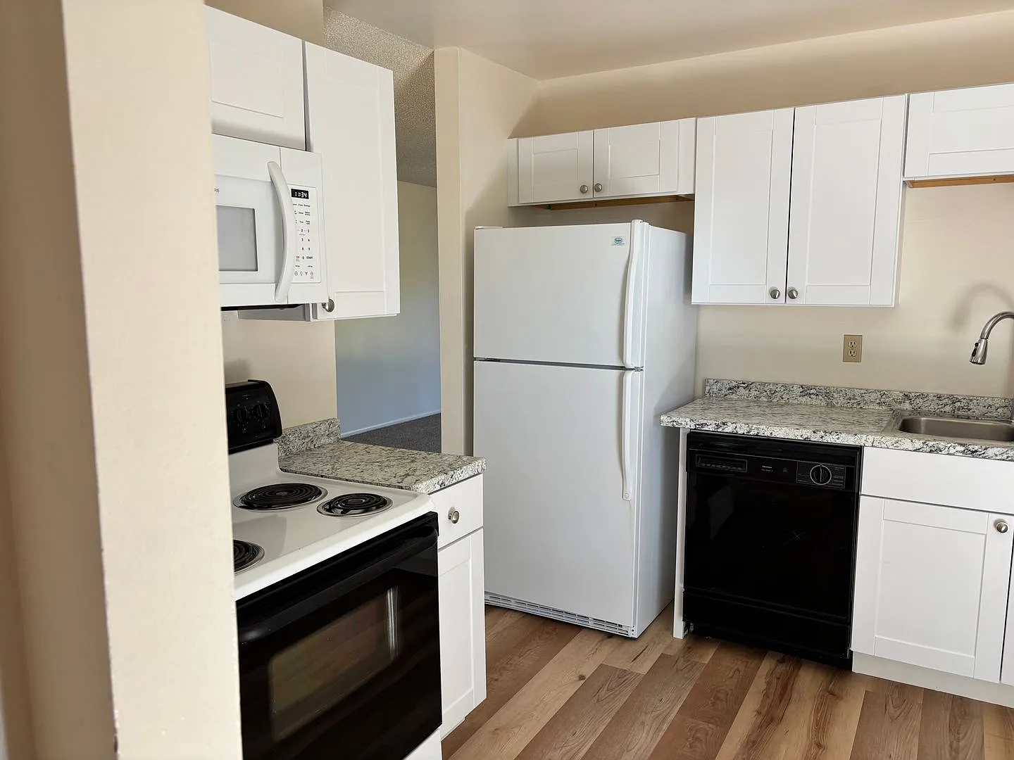 Available Immediately - Only 2,375.00 Per Month For This 3 Bed/2 Bath Home In Northwest Reno - In... — Photo 3
