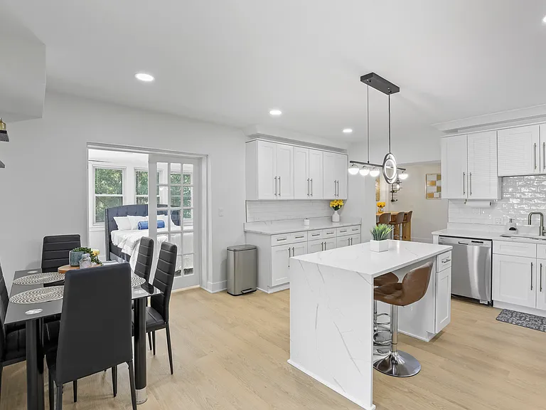 S Lyman Ave — Photo 5