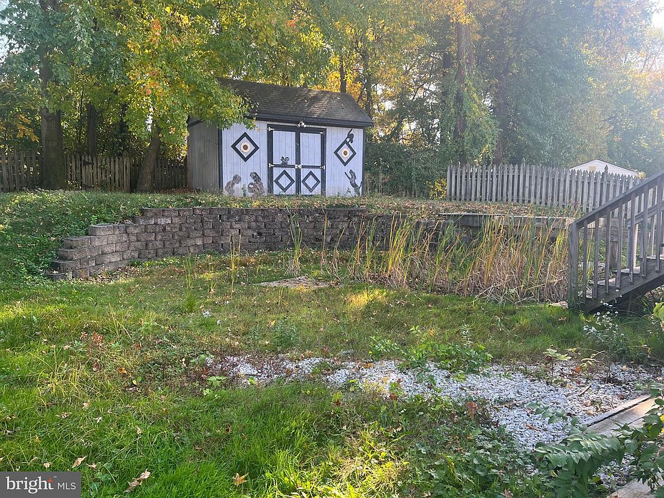 2nd image of 79 Yew Rd