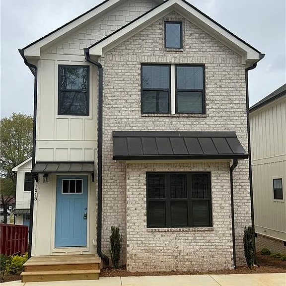 1027 Park Hill Dr — Photo 1