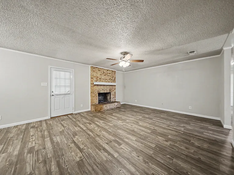 1804 Ruiz Dr — Photo 8