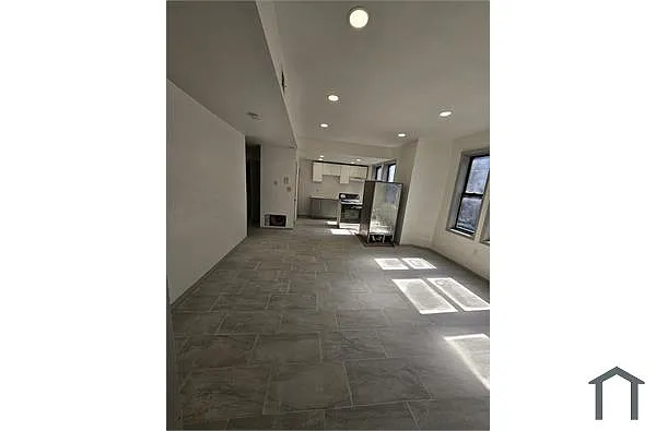 Building Photo - 47 Milford Ave