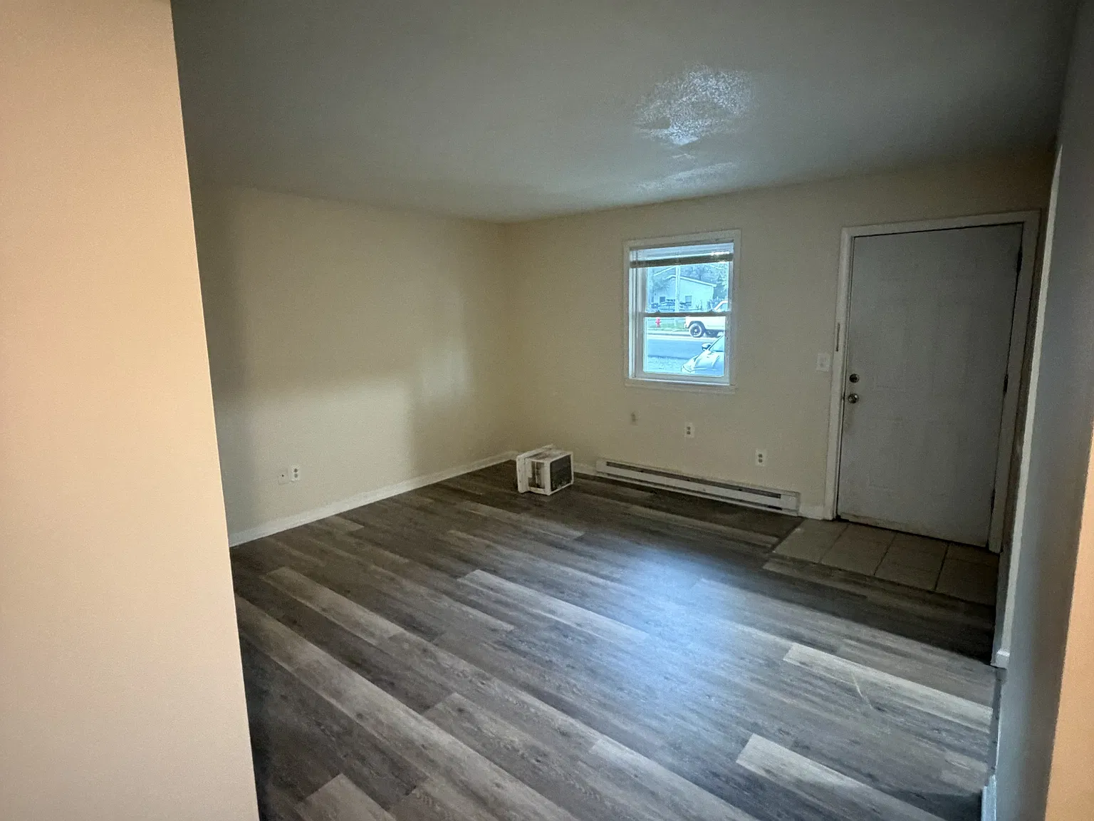 320 E 4th 2 - 2 — Photo 2