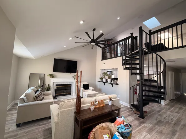 90 Yellowwood Ct #90, Glassboro, NJ 08028