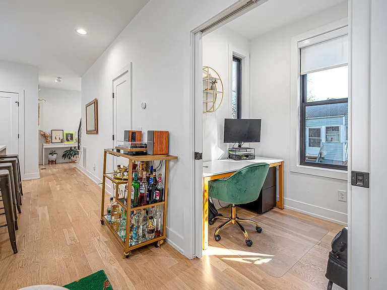 500 Geer St — Photo 10