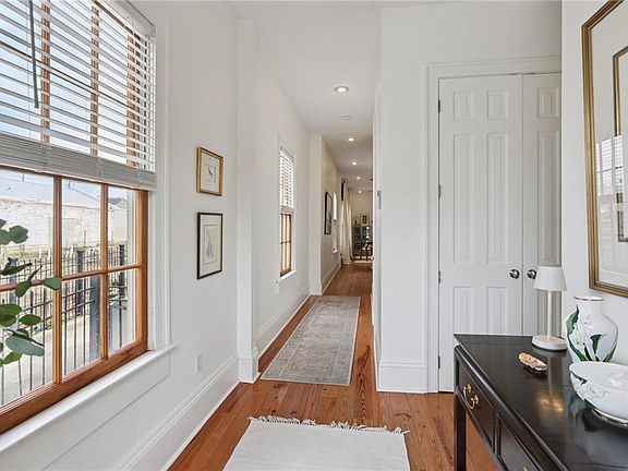 4th image of 1015 Felicity St