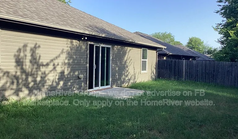 3017 N Hickory St — Photo 7