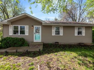 27 Brooks Ct, Liberty, MO 64068